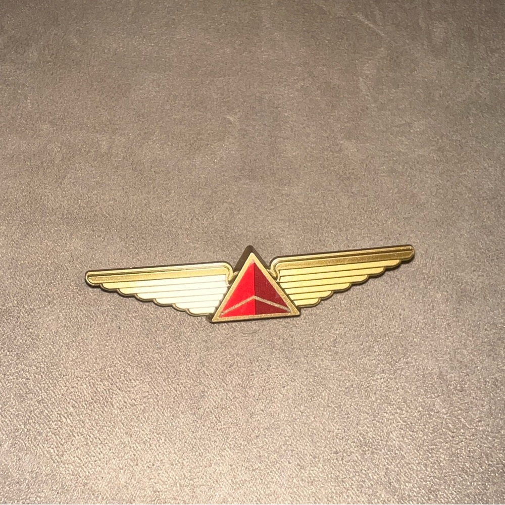 3/$10 KIDS SALE - Vintage Delta Airline Junior Wings Pin